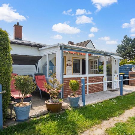 Beautiful Bungalow In Poel Near The Beach Fahrdorf  Eksteriør bilde