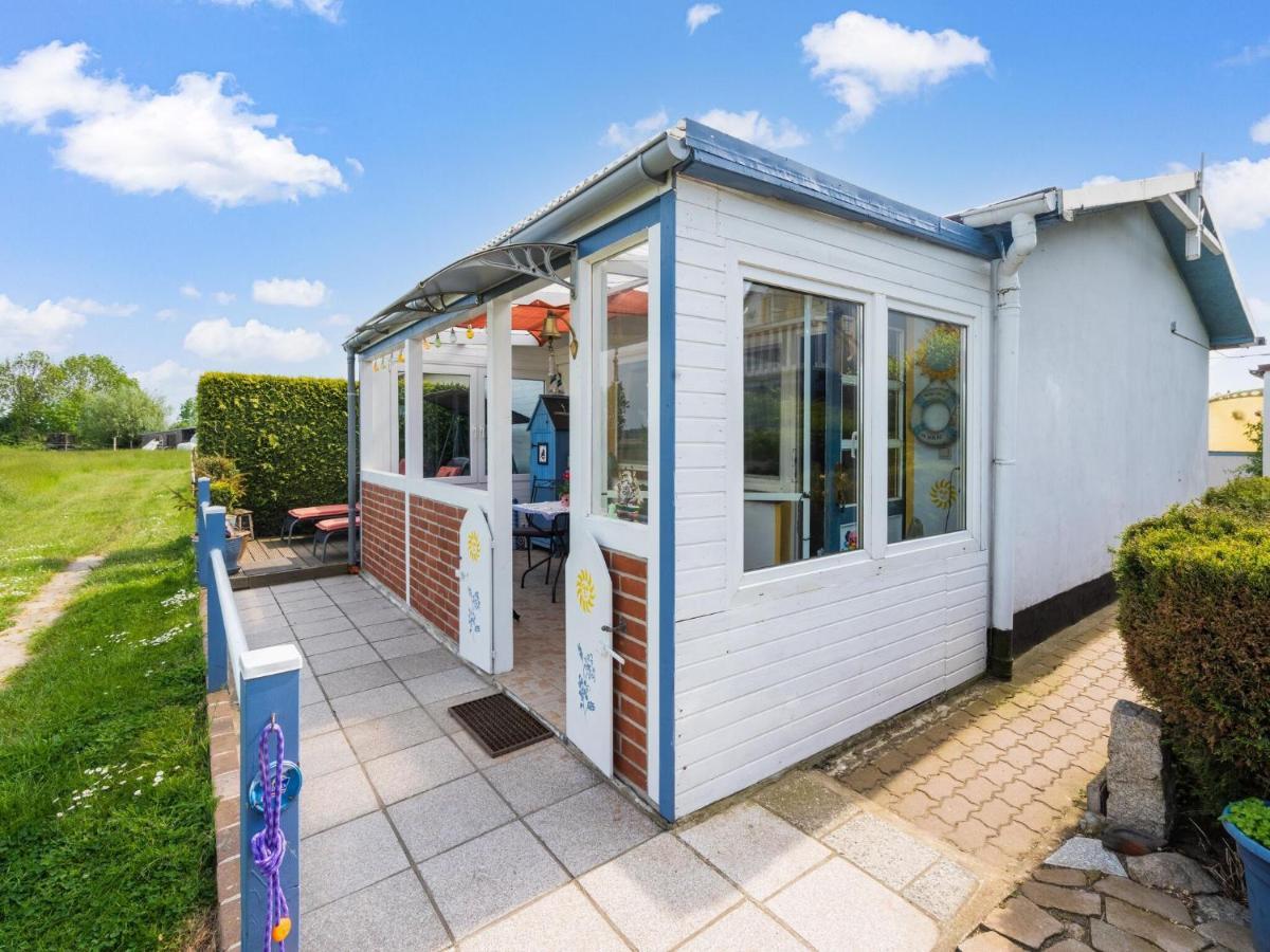 Beautiful Bungalow In Poel Near The Beach Fahrdorf  Eksteriør bilde
