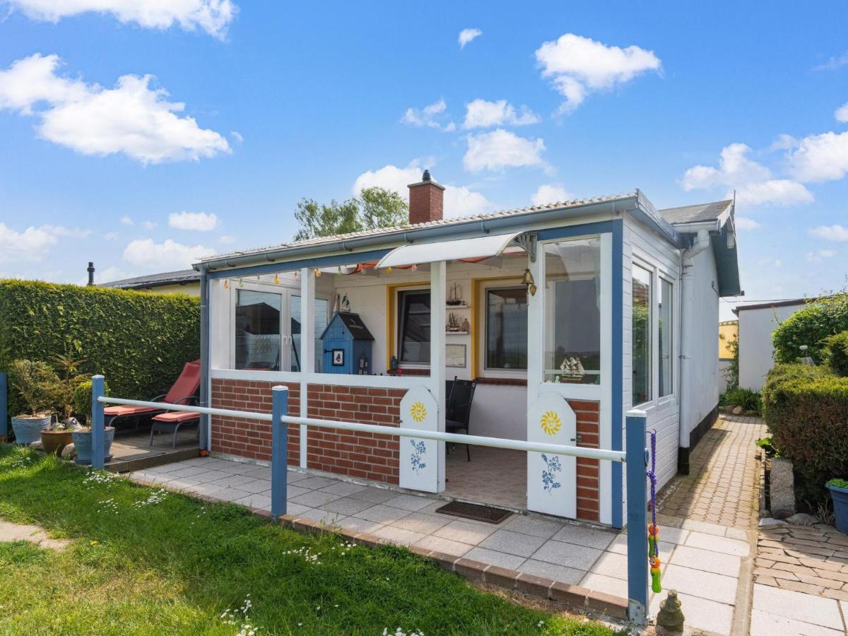Beautiful Bungalow In Poel Near The Beach Fahrdorf  Eksteriør bilde